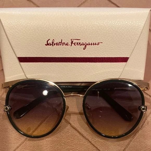 Salvador Ferragamo oval dradient sunglasses Amazon.com: Ferragamo Brown Gradient Oval Sunglasses SF668  main image 4